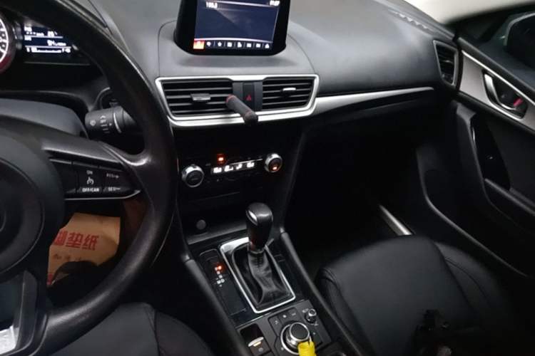 Used Mazda 3 Axela 2017 Sedan 1.5L Automatic Luxury Model Emission Standard China V Audio And AC Panel
