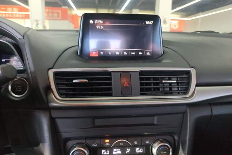 Used Mazda 3 Axela 2017 Hatchback 2.0L Automatic Luxury Model Emission Standard China V Audio And AC Panel