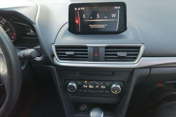 Used Mazda 3 Axela 2017 Sedan 1.5L Automatic Luxury Model Emission Standard China V Audio And AC Panel