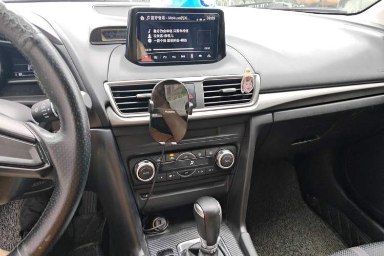 Used Mazda 3 Axela 2017 Sedan 1.5L Automatic Luxury Model Emission Standard China V Audio And AC Panel