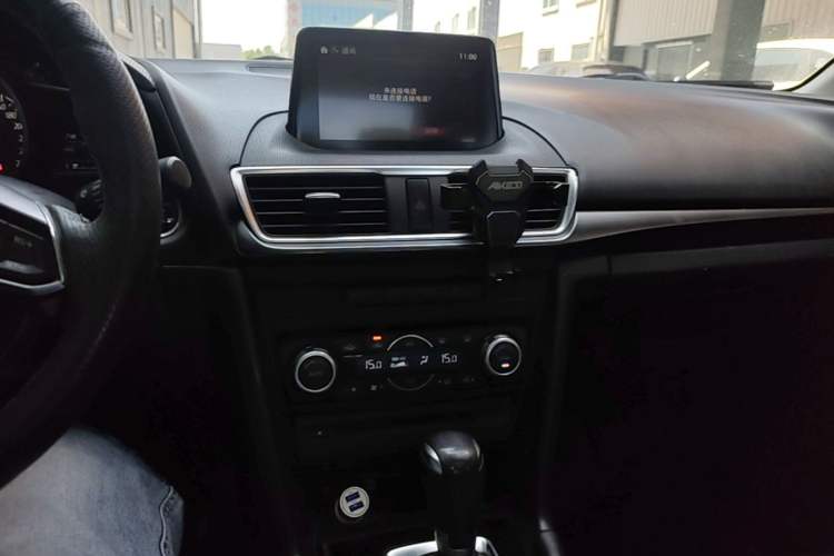 Used Mazda 3 Axela 2017 Sedan 1.5L Automatic Prestige Model China V Standard Audio And AC Panel