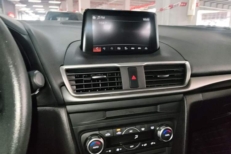Used Mazda 3 Axela 2017 Sedan 1.5L Automatic Luxury Model Emission Standard China V Audio And AC Panel