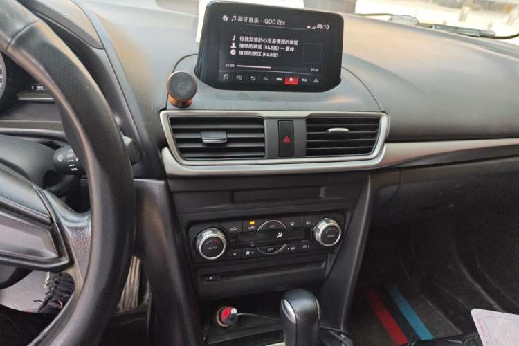 Used Mazda 3 Axela 2017 Sedan 1.5L Automatic Luxury Model Emission Standard China V Audio And AC Panel