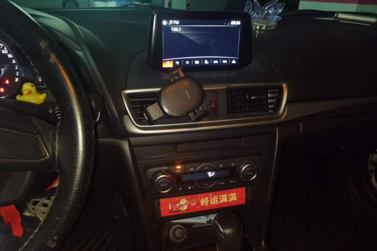 Used Mazda 3 Axela 2017 Sedan 1.5L Automatic Luxury Model Emission Standard China V Audio And AC Panel