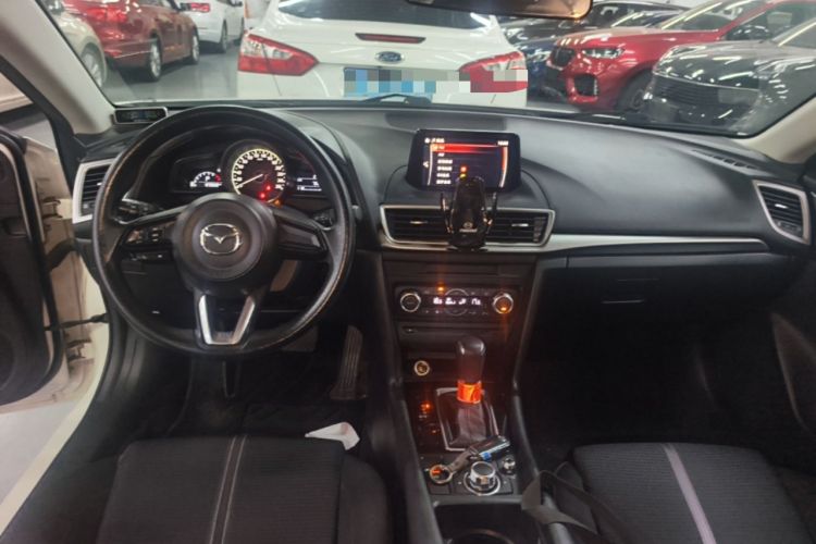 Used Mazda 3 Axela 2017 Hatchback 1.5L Automatic Luxury Model Emission Standard China V Center Console