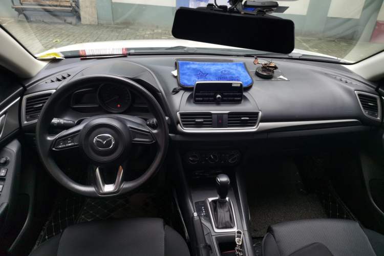 Used Mazda 3 Axela 2017 Sedan 1.5L Automatic Comfort Model Emission Standard China V Center Console