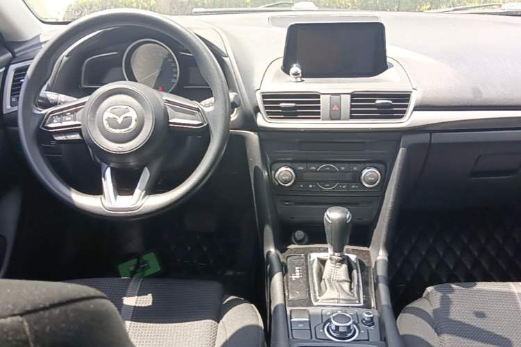 Used Mazda 3 Axela 2017 Hatchback 1.5L Automatic Luxury Model Emission Standard China V Center Console
