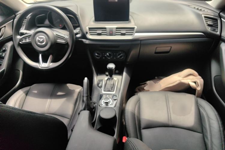 Used Mazda 3 Axela 2017 Hatchback 1.5L Automatic Comfort Model Emission Standard China V Center Console