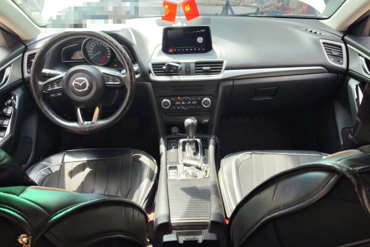 Used Mazda 3 Axela 2017 Sedan 1.5L Automatic Luxury Model China VI Standard Center Console