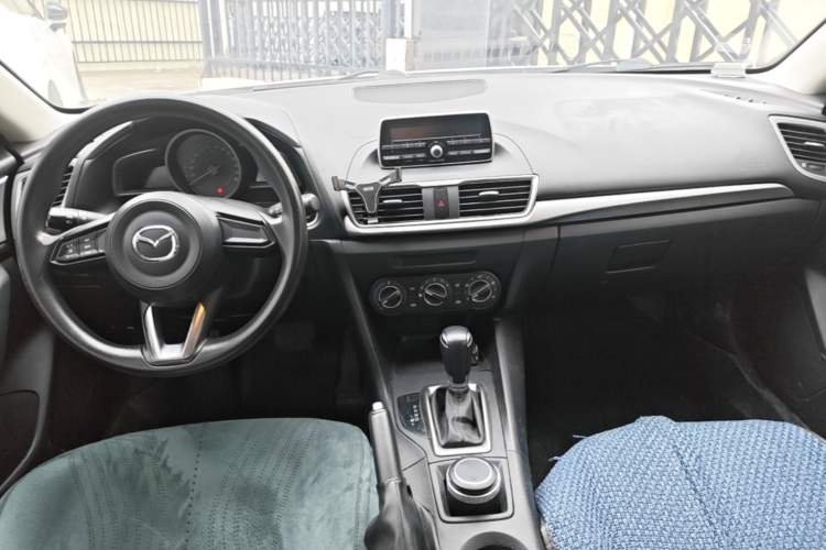 Used Mazda 3 Axela 2017 Hatchback 1.5L Automatic Comfort Model Emission Standard China V Center Console