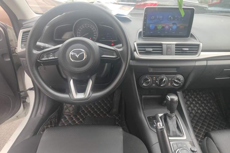 Used Mazda 3 Axela 2017 Sedan 1.5L Automatic Comfort Model Emission Standard China V Center Console