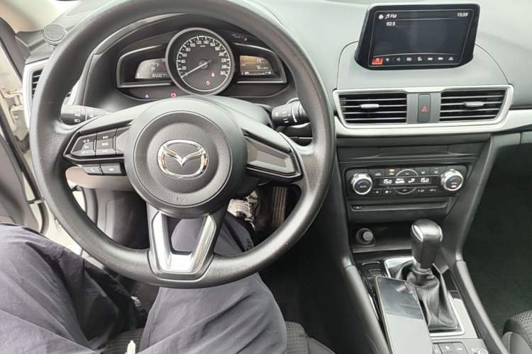 Used Mazda 3 Axela 2017 Sedan 1.5L Automatic Luxury Model Emission Standard China V Center Console