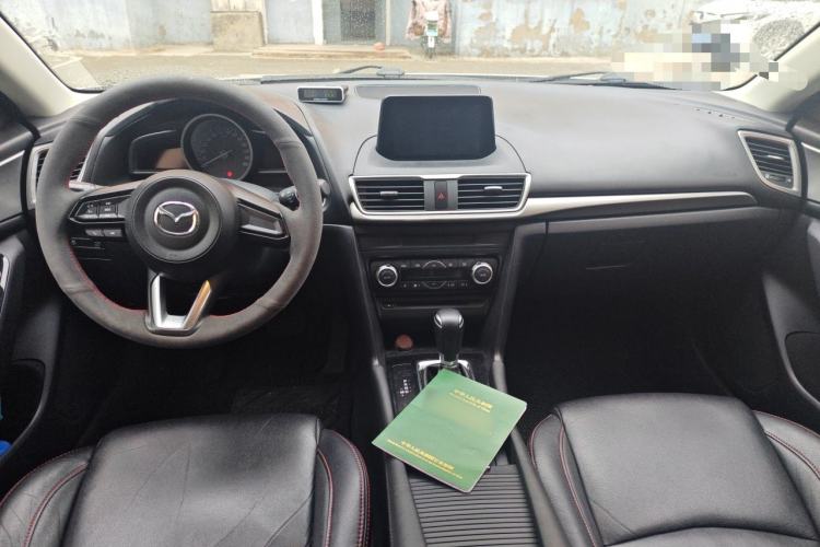 Used Mazda 3 Axela 2017 Hatchback 1.5L Automatic Luxury Model Emission Standard China V Center Console