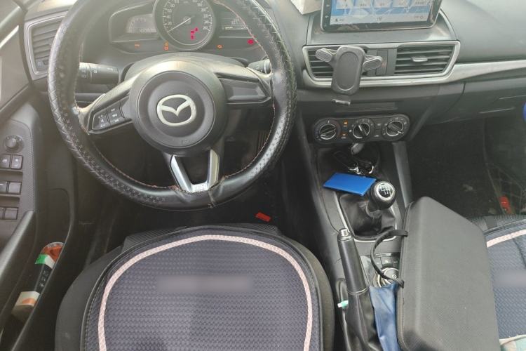 Used Mazda 3 Axela 2017 Sedan 1.5L Manual Comfort Model Emission Standard China V Center Console