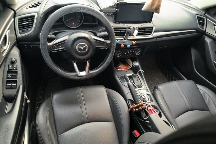 Used Mazda 3 Axela 2017 Sedan 1.5L Automatic Comfort Model Emission Standard China V Center Console