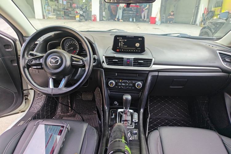 Used Mazda 3 Axela 2017 Sedan 1.5L Automatic Luxury Model Emission Standard China V Center Console