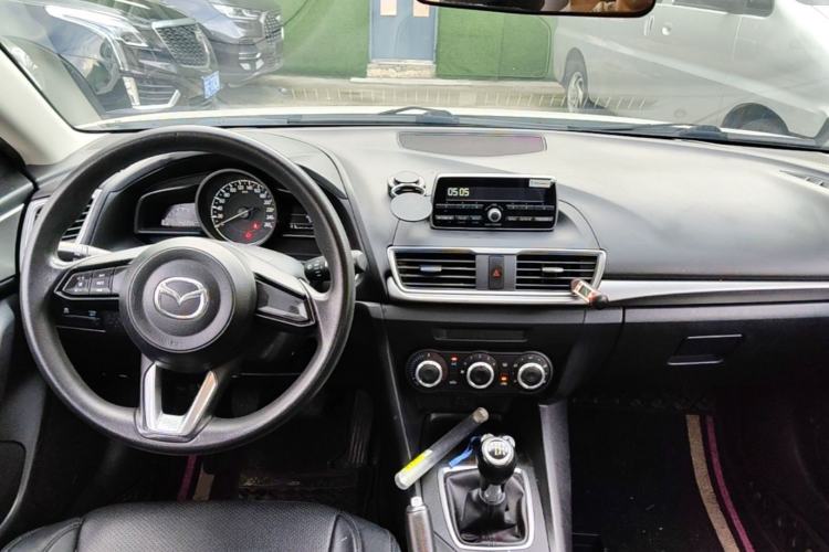 Used Mazda 3 Axela 2017 Sedan 1.5L Manual Comfort Model Emission Standard China V Center Console