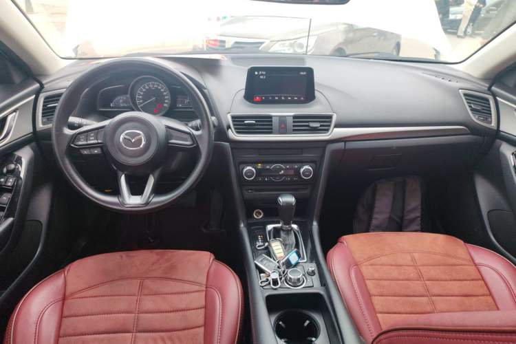 Used Mazda 3 Axela 2017 Sedan 1.5L Automatic Luxury Model Emission Standard China V Center Console