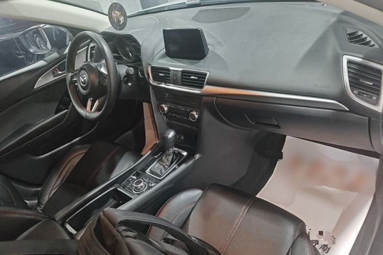 Used Mazda 3 Axela 2017 Sedan 1.5L Automatic Luxury Model Emission Standard China V Center Console