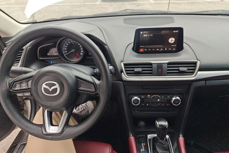Used Mazda 3 Axela 2017 Sedan 1.5L Automatic Luxury Model Emission Standard China V Center Console