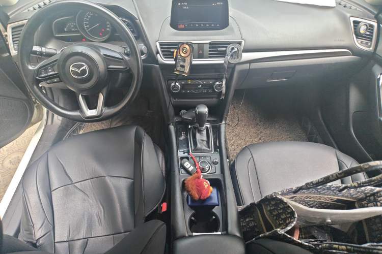 Used Mazda 3 Axela 2017 Sedan 1.5L Automatic Luxury Model Emission Standard China V Center Console
