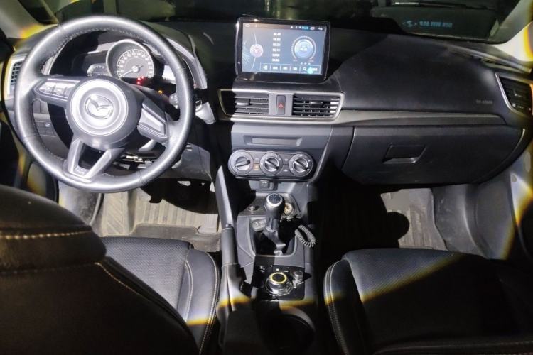 Used Mazda 3 Axela 2017 Sedan 1.5L Manual Comfort Model Emission Standard China V Center Console