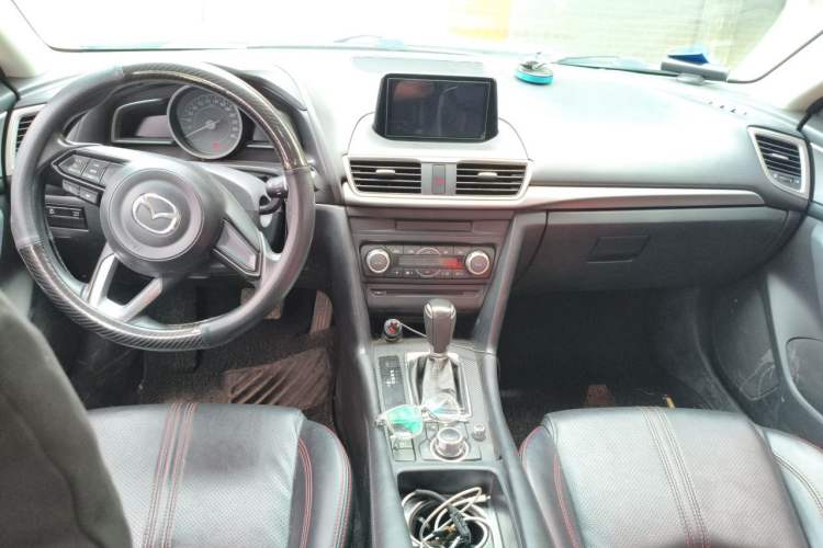 Used Mazda 3 Axela 2017 Sedan 1.5L Automatic Luxury Model Emission Standard China V Center Console