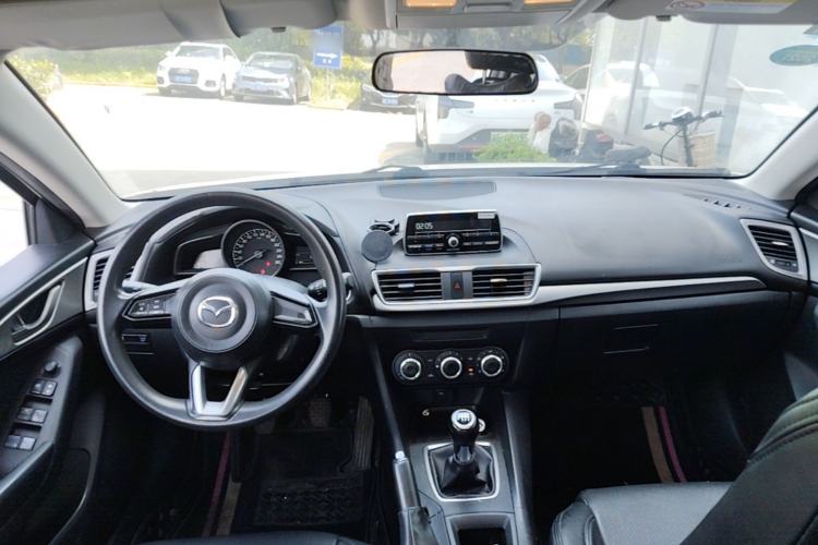 Used Mazda 3 Axela 2017 Sedan 1.5L Manual Comfort Model Emission Standard China V Center Console