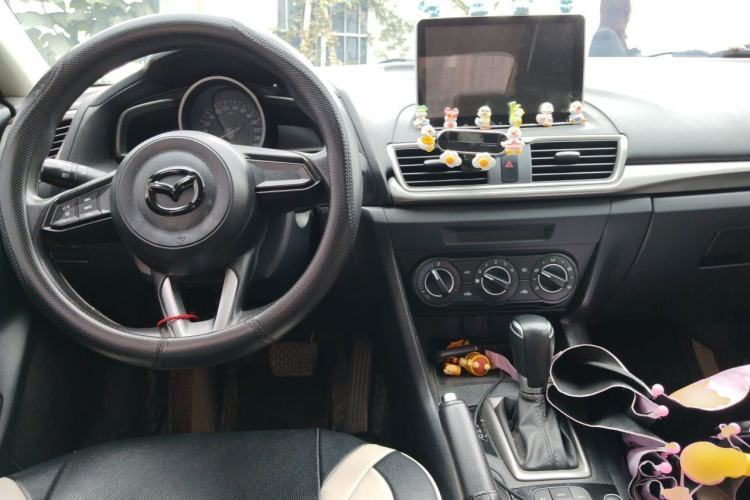 Used Mazda 3 Axela 2017 Sedan 1.5L Automatic Comfort Model Emission Standard China V Center Console