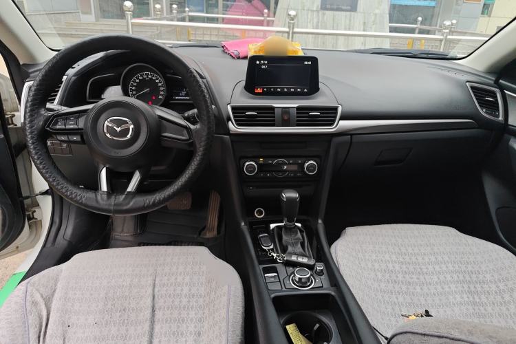 Used Mazda 3 Axela 2017 Sedan 1.5L Automatic Luxury Model Emission Standard China V Center Console