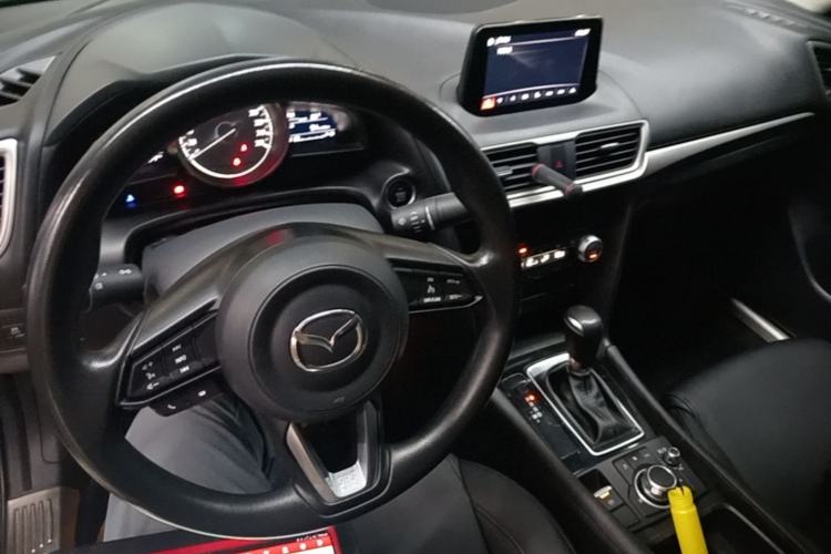 Used Mazda 3 Axela 2017 Sedan 1.5L Automatic Luxury Model Emission Standard China V Center Console