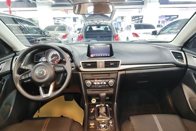 Used Mazda 3 Axela 2017 Hatchback 1.5L Automatic Luxury Model Emission Standard China V Center Console