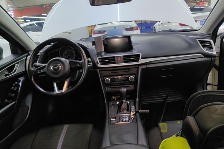 Used Mazda 3 Axela 2017 Sedan 1.5L Automatic Luxury Model Emission Standard China V Center Console