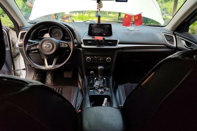 Used Mazda 3 Axela 2017 Hatchback 2.0L Automatic Luxury Model Emission Standard China V Center Console