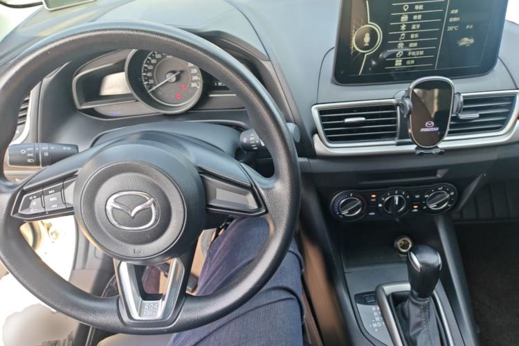 Used Mazda 3 Axela 2017 Sedan 1.5L Automatic Comfort Model Emission Standard China V Center Console