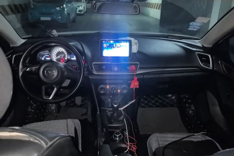 Used Mazda 3 Axela 2017 Sedan 1.5L Manual Comfort Model Emission Standard China V Center Console