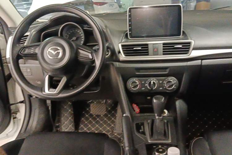 Used Mazda 3 Axela 2017 Hatchback 1.5L Automatic Comfort Model Emission Standard China V Center Console