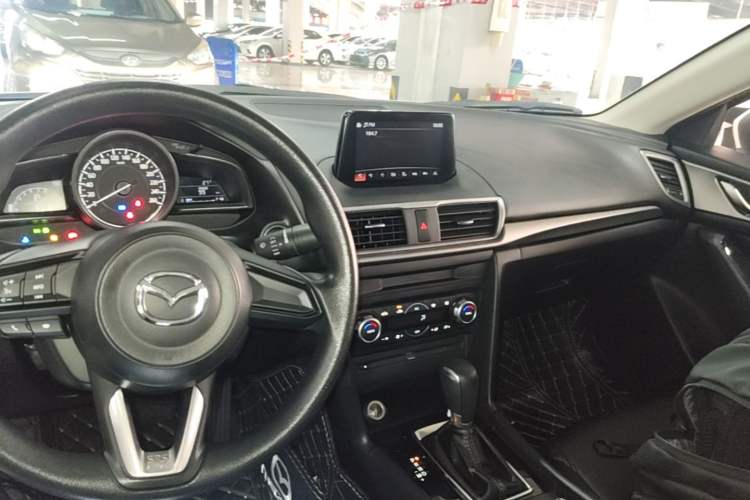 Used Mazda 3 Axela 2017 Sedan 1.5L Automatic Luxury Model Emission Standard China V Center Console