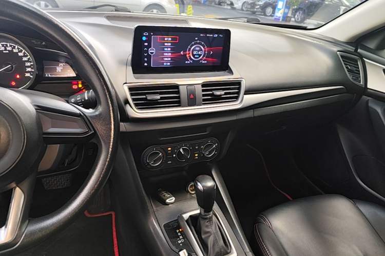 Used Mazda 3 Axela 2017 Sedan 1.5L Automatic Comfort Model Emission Standard China V Center Console
