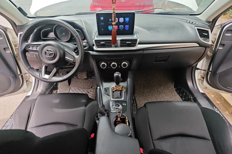 Used Mazda 3 Axela 2017 Sedan 1.5L Automatic Comfort Model Emission Standard China V Center Console