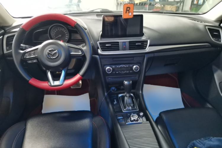 Used Mazda 3 Axela 2017 Sedan 1.5L Automatic Luxury Model Emission Standard China V Center Console