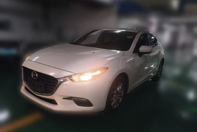 Used Mazda 3 Axela 2017 Hatchback 1.5L Automatic Comfort Model Emission Standard China V