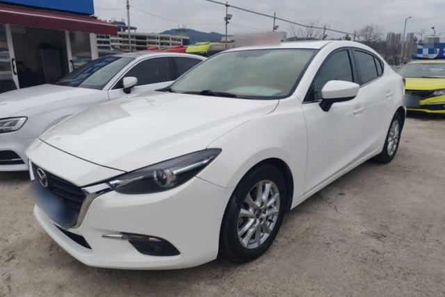 Używany Mazda 3 Axela 2017 Sedan 1.5L Automatic Luxury Model Emission Standard China V