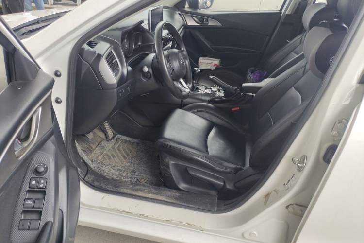 Used Mazda 3 Axela 2017 Sedan 1.5L Manual Comfort Model Emission Standard China V Driver Seat