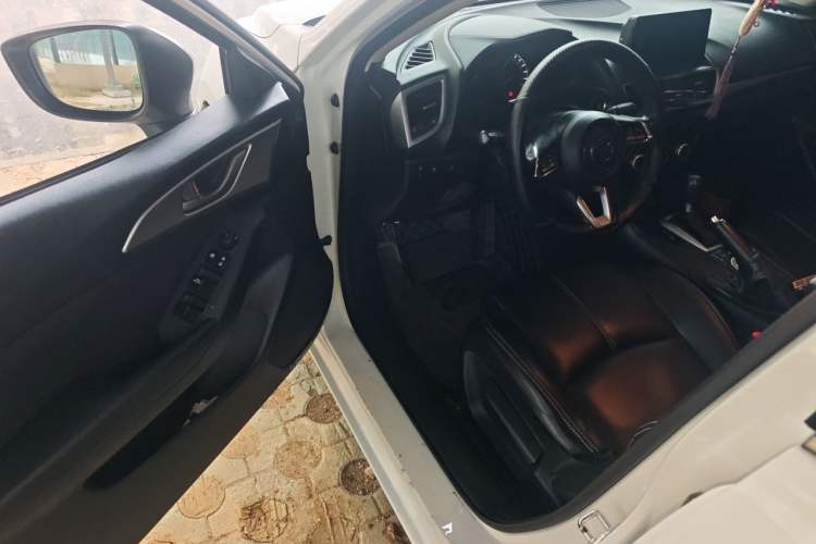Used Mazda 3 Axela 2017 Sedan 1.5L Automatic Comfort Model Emission Standard China V Driver Seat
