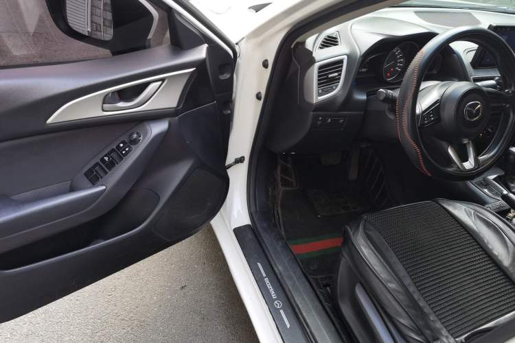 Used Mazda 3 Axela 2017 Sedan 1.5L Automatic Comfort Model Emission Standard China V Driver Seat