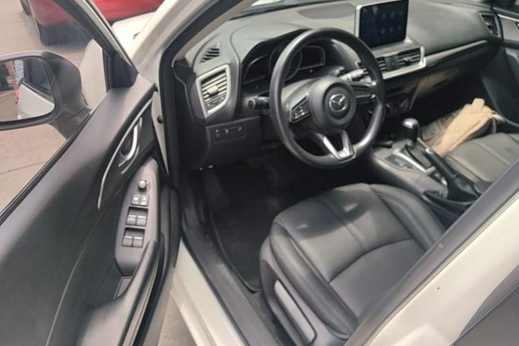 Used Mazda 3 Axela 2017 Hatchback 1.5L Automatic Comfort Model Emission Standard China V Driver Seat