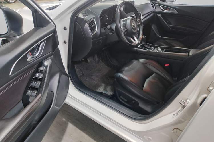 Used Mazda 3 Axela 2017 Sedan 2.0L Automatic Prestige Model China V Standard Driver Seat