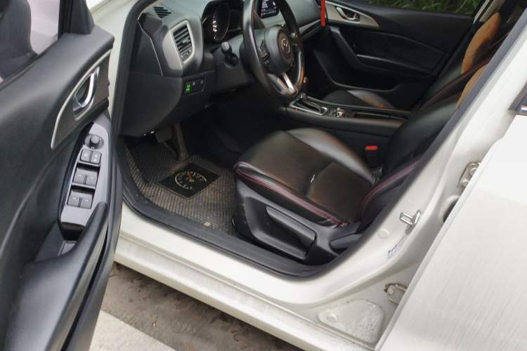 Used Mazda 3 Axela 2017 Sedan 1.5L Automatic Luxury Model Emission Standard China V Driver Seat