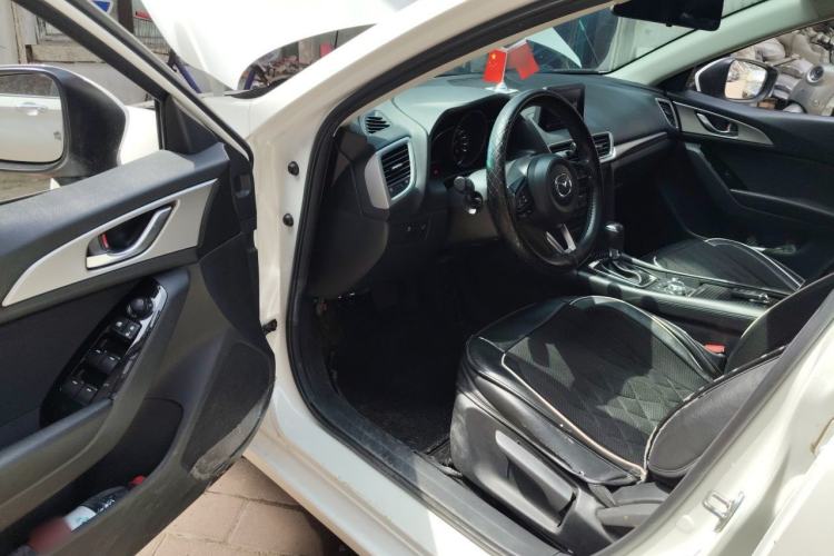 Used Mazda 3 Axela 2017 Sedan 1.5L Automatic Luxury Model China VI Standard Driver Seat